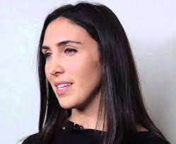 Ania Calderon portrait